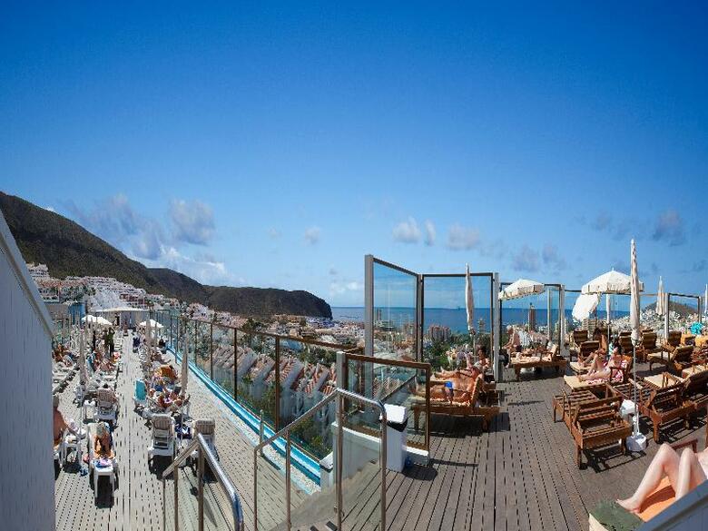 Paradise Park Fun Lifestyle Hotel