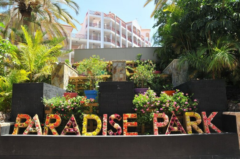 Paradise Park Fun Lifestyle Hotel