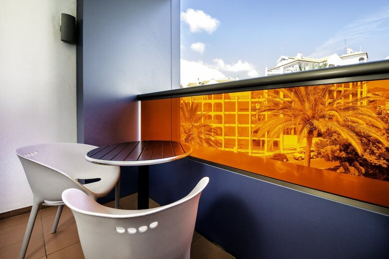 Paradise Park Fun Lifestyle Hotel