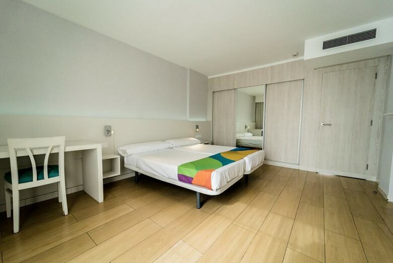 Paradise Park Fun Lifestyle Hotel