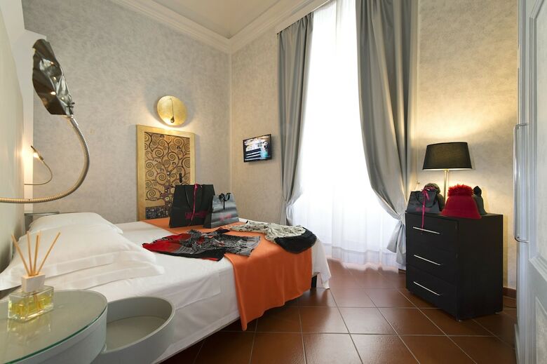 Hotel De La Pace
