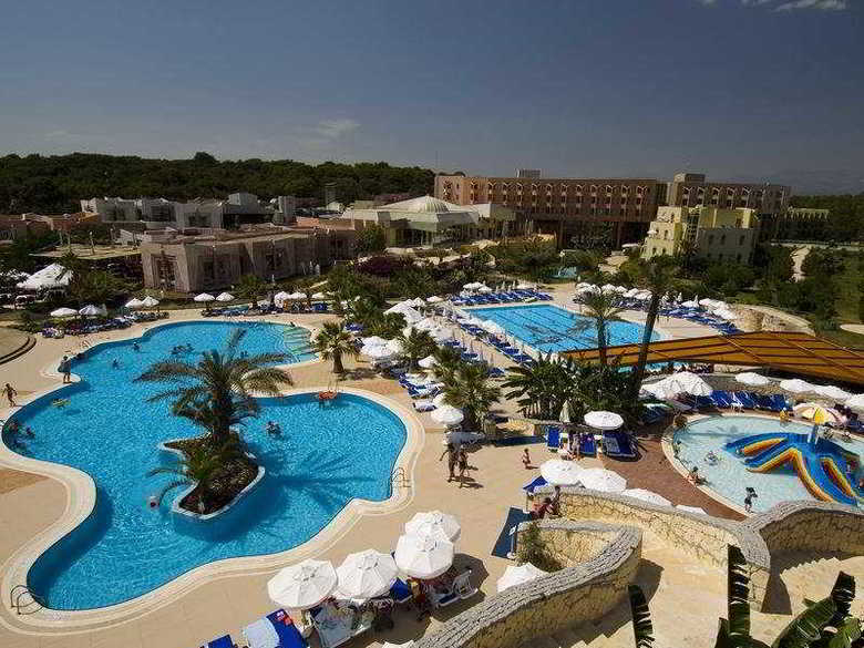 Hotel Blue Waters Club