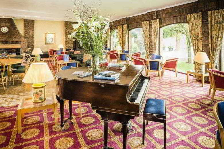 Best Western Parkway Hotel
