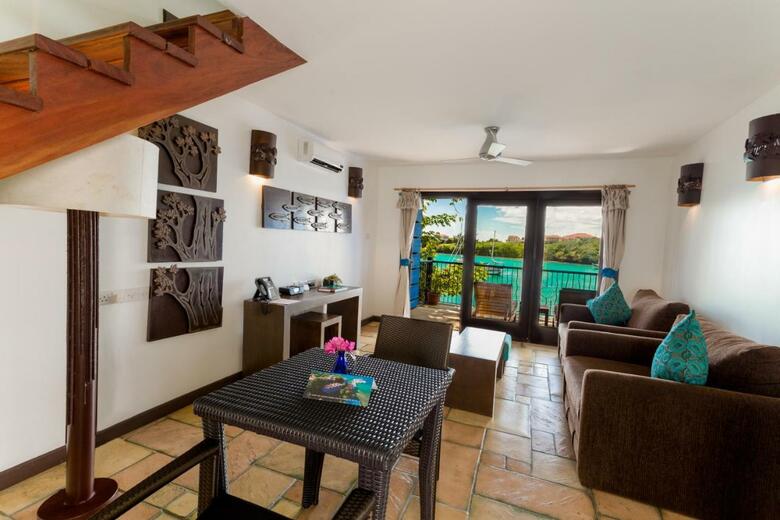 Hotel True Blue Bay Resort