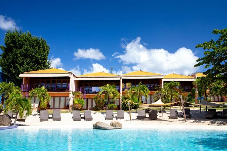 Hotel True Blue Bay Resort