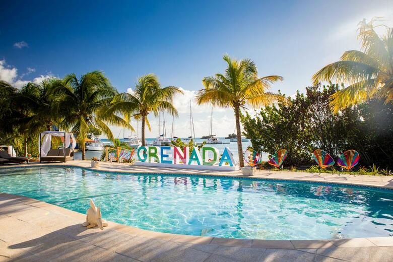 Hotel True Blue Bay Resort