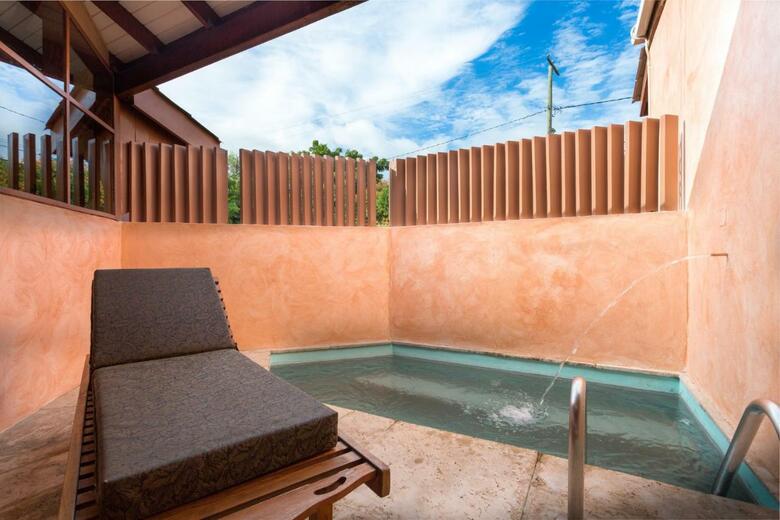 Hotel True Blue Bay Resort