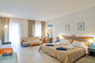 Hotel Ilianthos Village