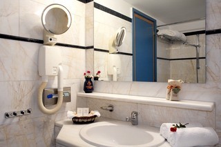 Hotel Ilianthos Village