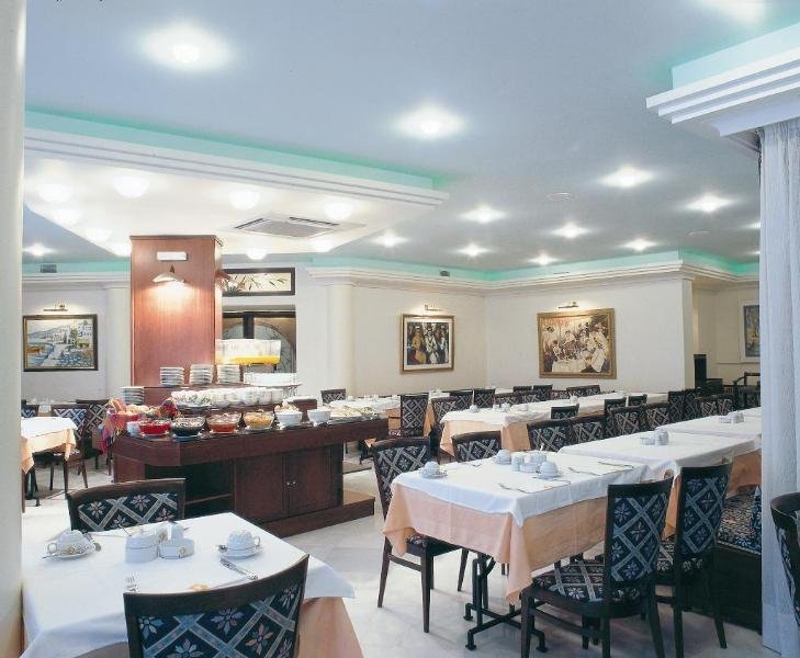 Hotel Ilianthos Village