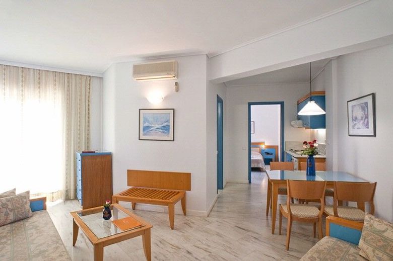 Hotel Ilianthos Village