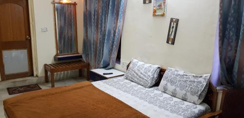 Hotel Budget Stay Between The Hills