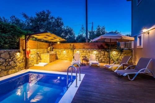 Mpochali Villa Sleeps 9 Pool Air Con Wifi