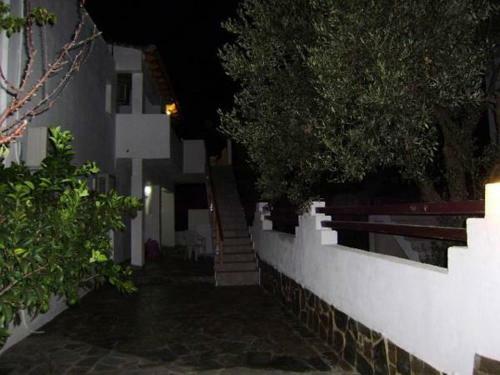 Skiathos 18-24 Young Apartments