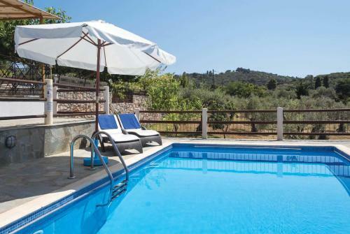 Skopelos Villa Sleeps 2 Air Con Wifi