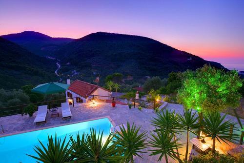 Skopelos Villa Sleeps 2 Pool Air Con Wifi