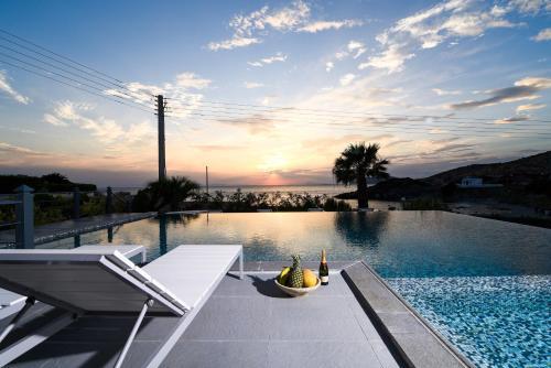 Luxury Beach Front Villa Selenia Platinum In Sounio, Athens