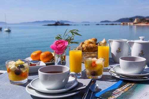 Luxury Beach Front Villa Selenia Platinum In Sounio, Athens
