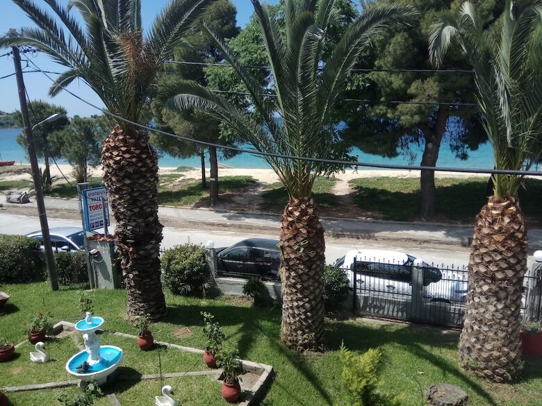 Toroni Apartments Hotel