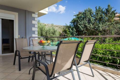 Villa With Pool Close To The Airport, Vari 290m�
