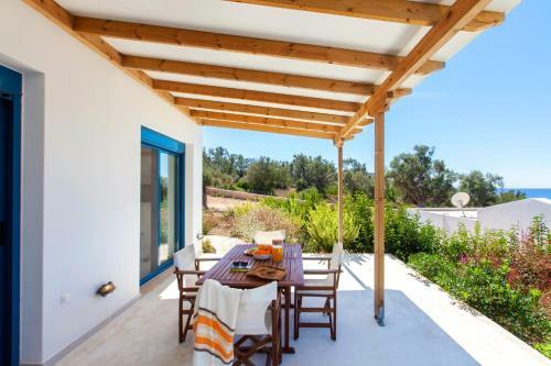 Villa Alma Lefkada- Sea Front Villa