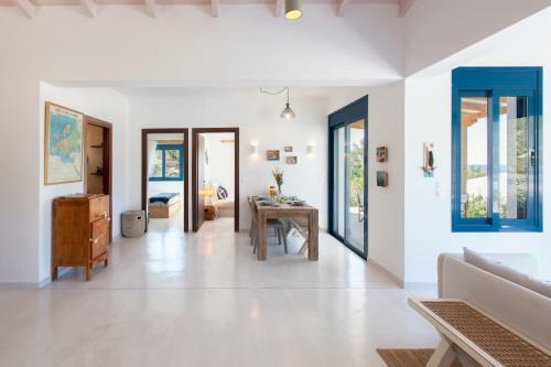 Villa Alma Lefkada- Sea Front Villa