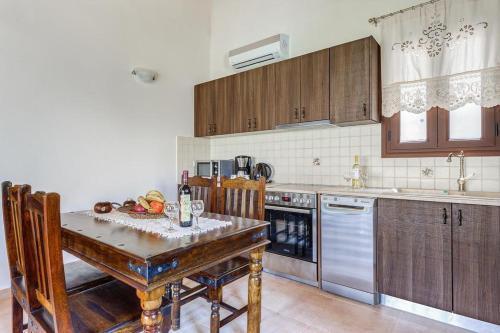 Vasiliki Villa Sleeps 2 Pool Air Con Wifi
