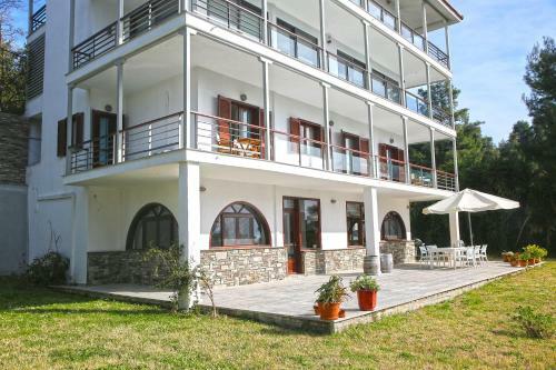 Villa Romaric Mt. Garden House, Siviri