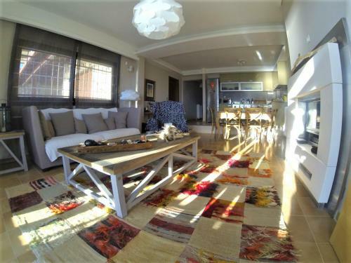 Luxurious Villa In Elani