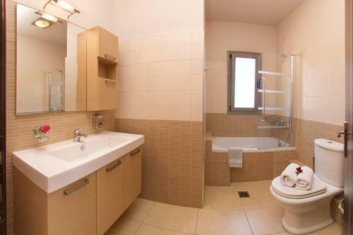 Skala Villa Sleeps 6 Pool Wifi