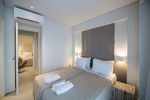 Hotel Crystal Waters