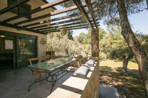 #flh - Apollo & Artemis Villas