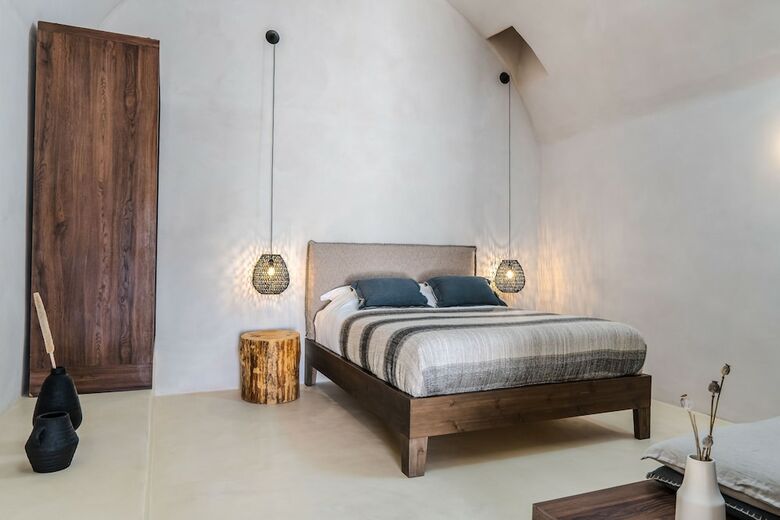 Hotel Pyrgos 1870, A Restored Winery