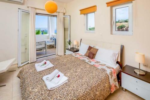 Plaka Villa Sleeps 7 Pool Air Con Wifi