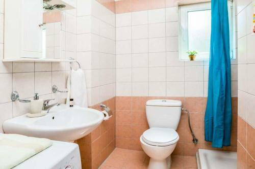 Plaka Villa Sleeps 7 Pool Air Con Wifi