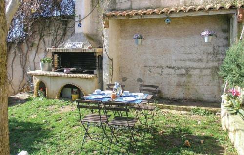 Four-bedroom Apartment In Neos Voutzas