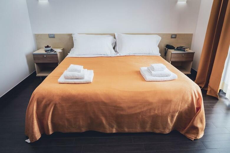 Hotel His Majesty
