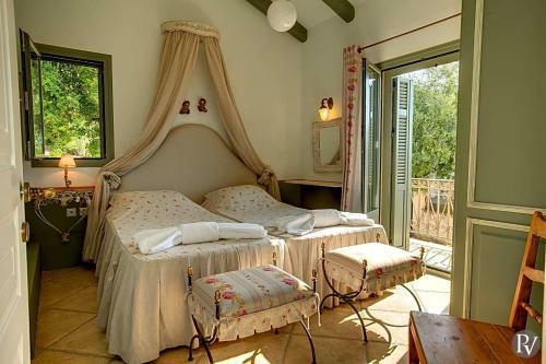 Mousata Villa Sleeps 10 Pool Air Con Wifi