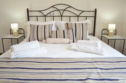 Ariadne & Theseus Apartments