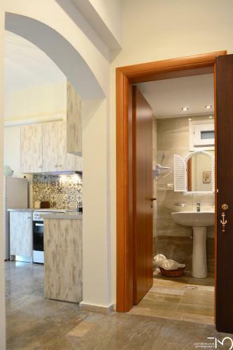 Ariadne & Theseus Apartments