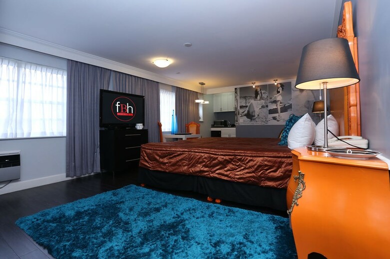 Hotel The Cove By Renzzi