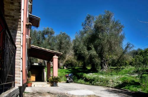 Evelina's Country House