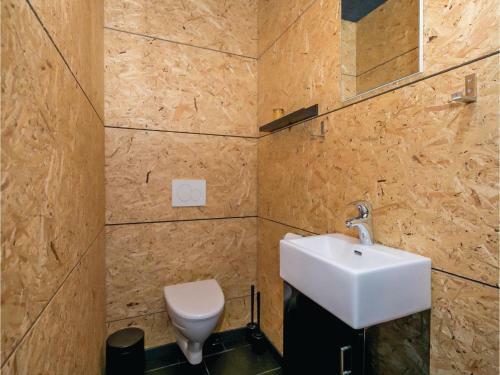Five-bedroom Holiday Home In Hadsund