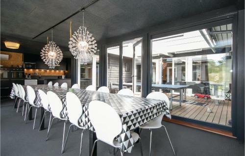 Five-bedroom Holiday Home In Hadsund
