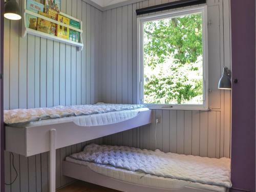Two-bedroom Holiday Home In Tisvildeleje