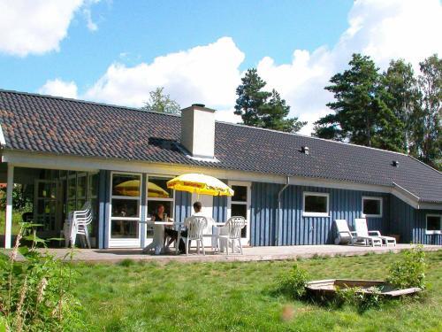 Four-bedroom Holiday Home In Aakirkeby 5