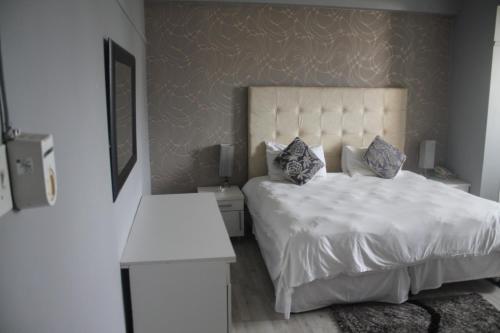 Parkview Hotel Room 711