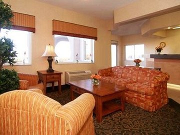 Hotel Comfort Inn & Suites North