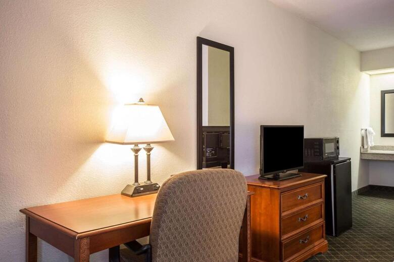 Hotel Clarion Inn & Suites Aiken