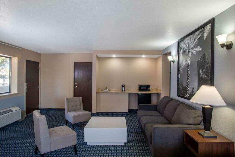 Hotel Super 8 Naples